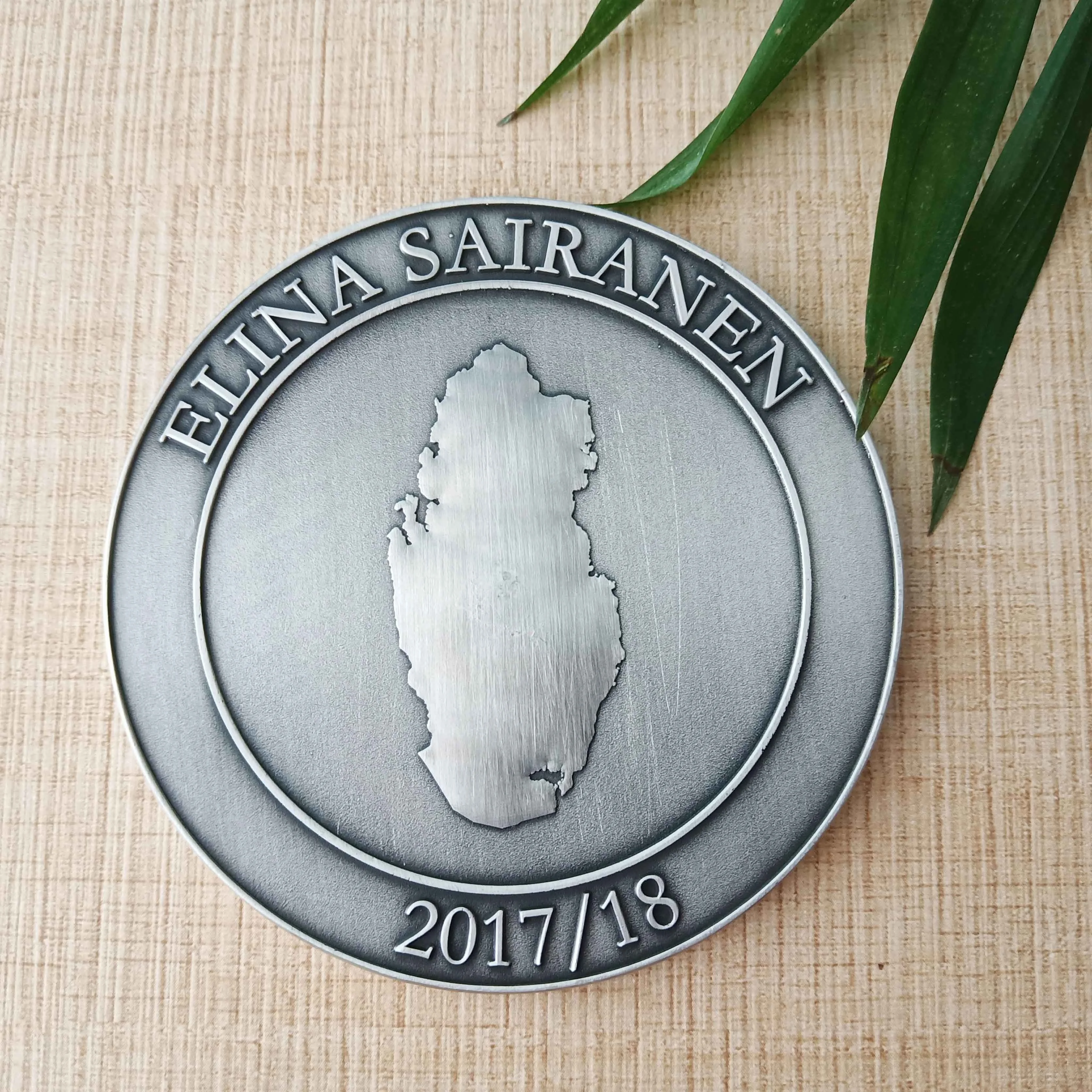 Cheap custom wholesale engravable blanks metal coins making machine