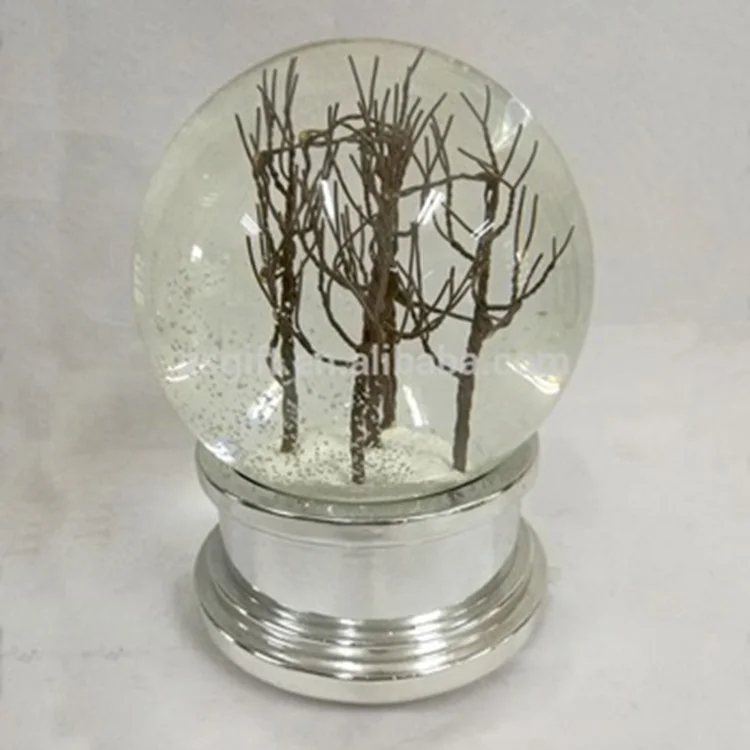 
Custom Beautiful Resin Snow Globe Transparent Crystal Water Ball For Christmas Decoration Gift 