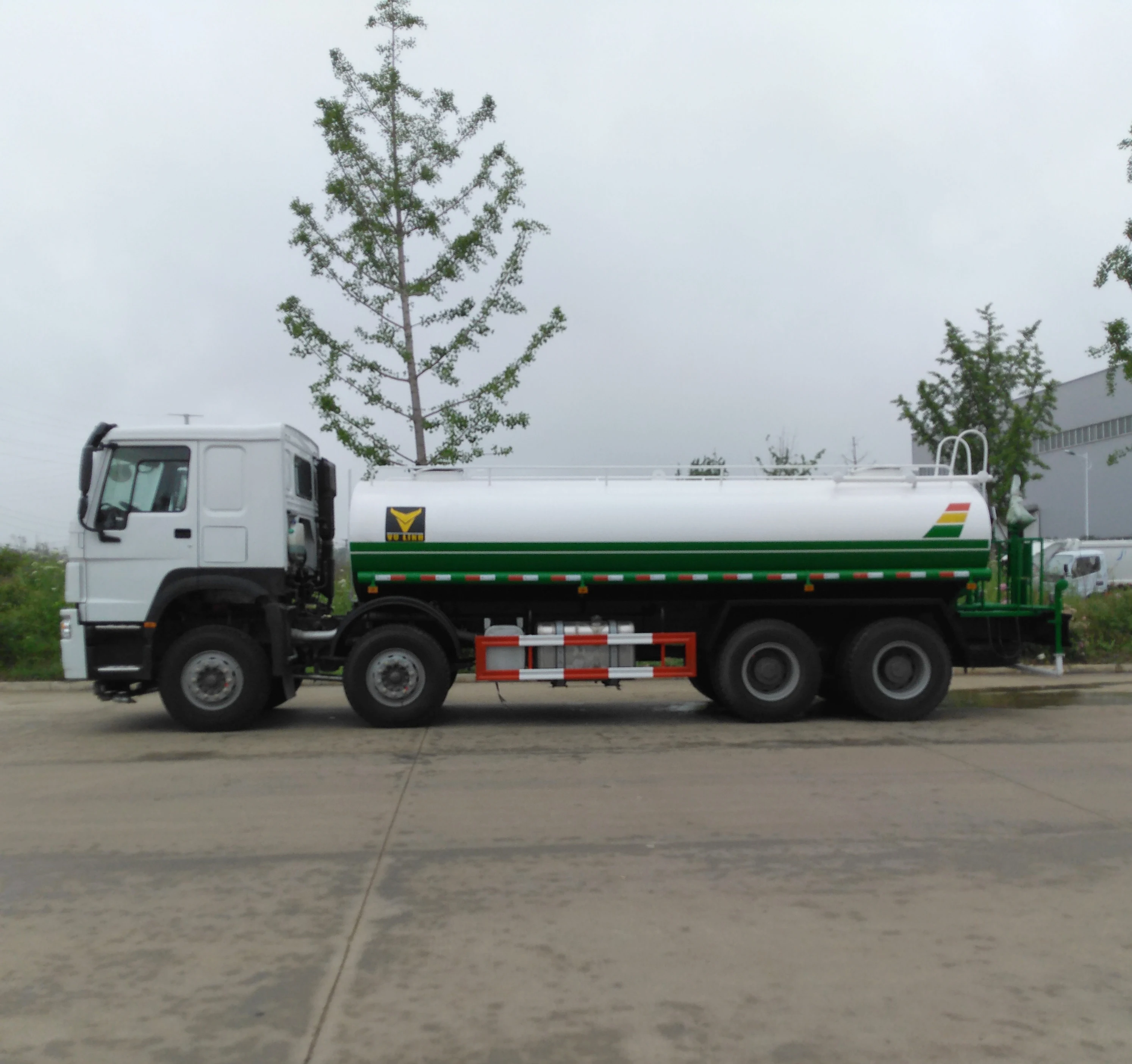  Механическая коробка передач тип и Китай тяжелый автомобиль HOWO 25001 - 30000L Объем резервуара для воды спринклер озеленения распыление