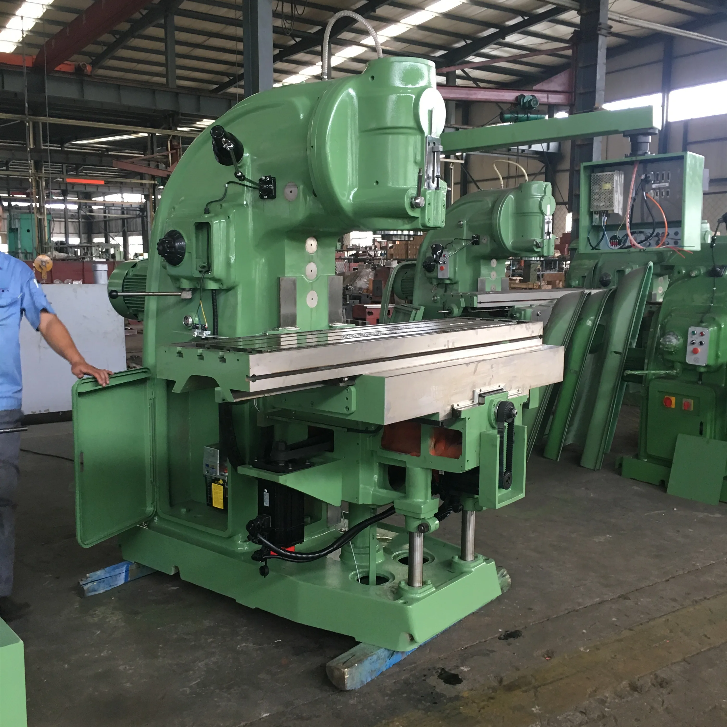 Фрезерный станок с ЧПУ для металла XK5040