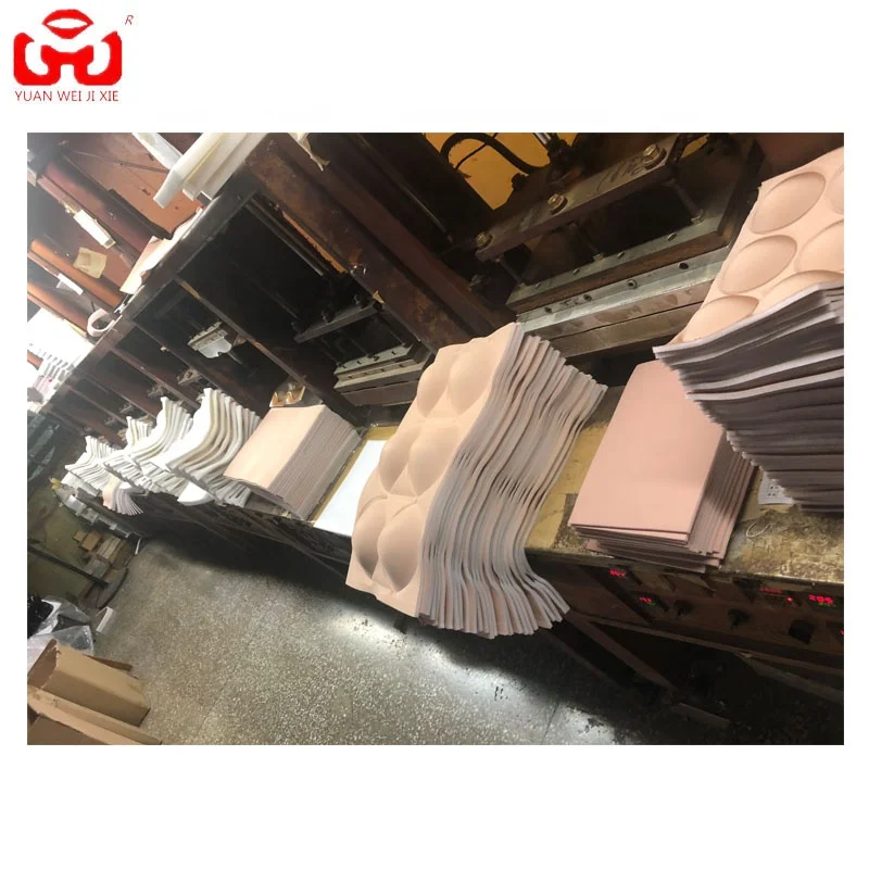 Горячий пресс Бесшовный Бюстгальтер Комплект сварки и резки машина бюстгальтер стакан литьевой машины