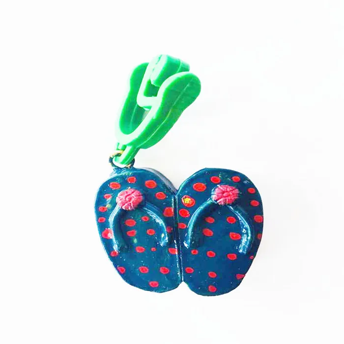 Синие шлепанцы декоративный узор зажим для весов