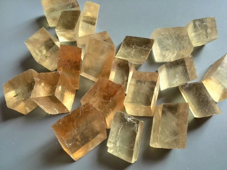 High Quality Natural mineral calcite crystal clear golden transparent Iceland spar original stone  For Sale