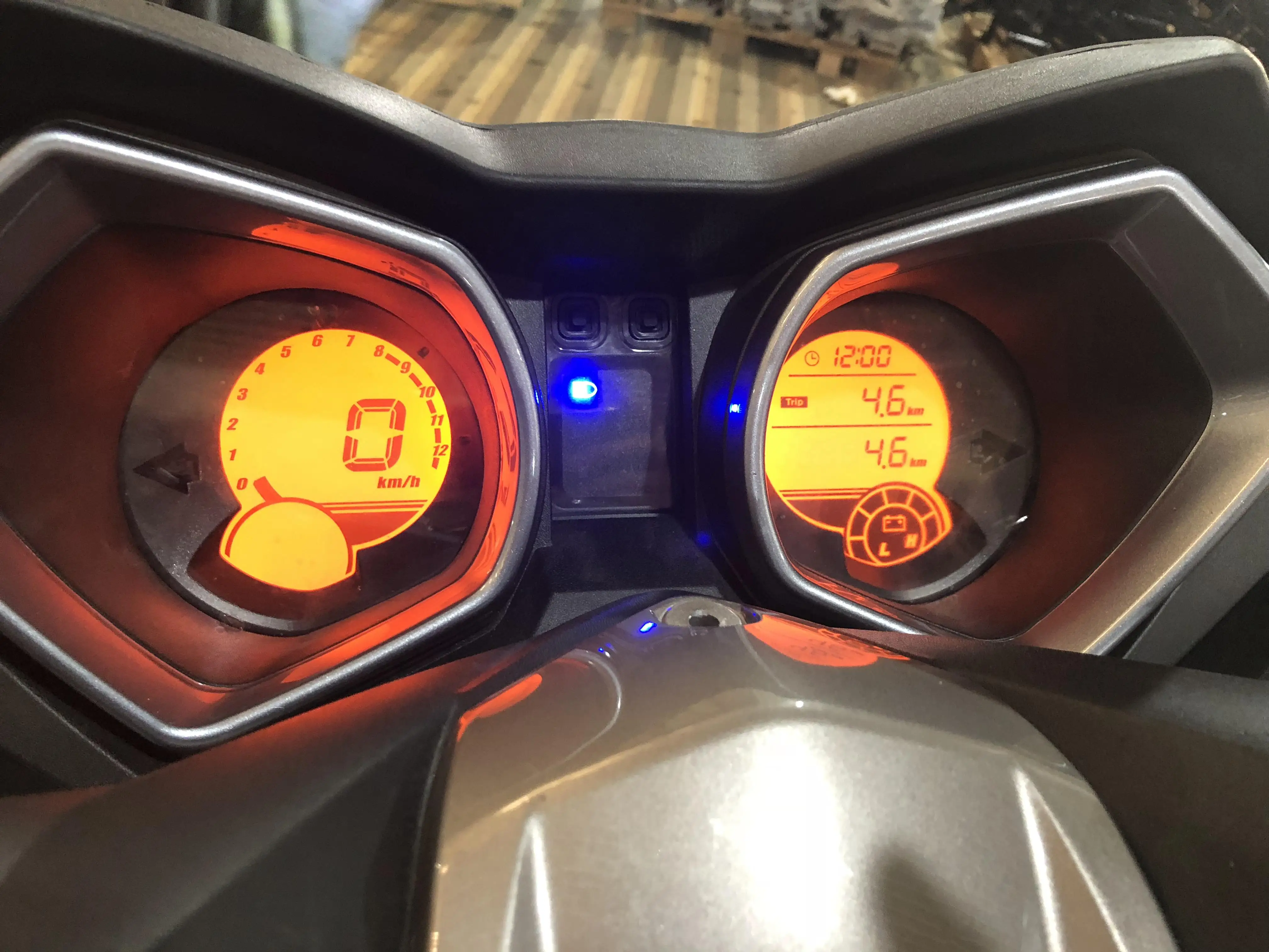 Wuxi Newest Cool Electric T8 Maxi Scooter for Sale