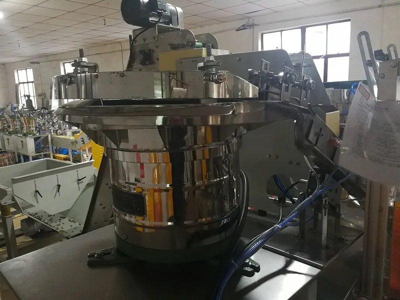 Fastener Bolt Nut Nail Packing Machine with Plastic bags packaging