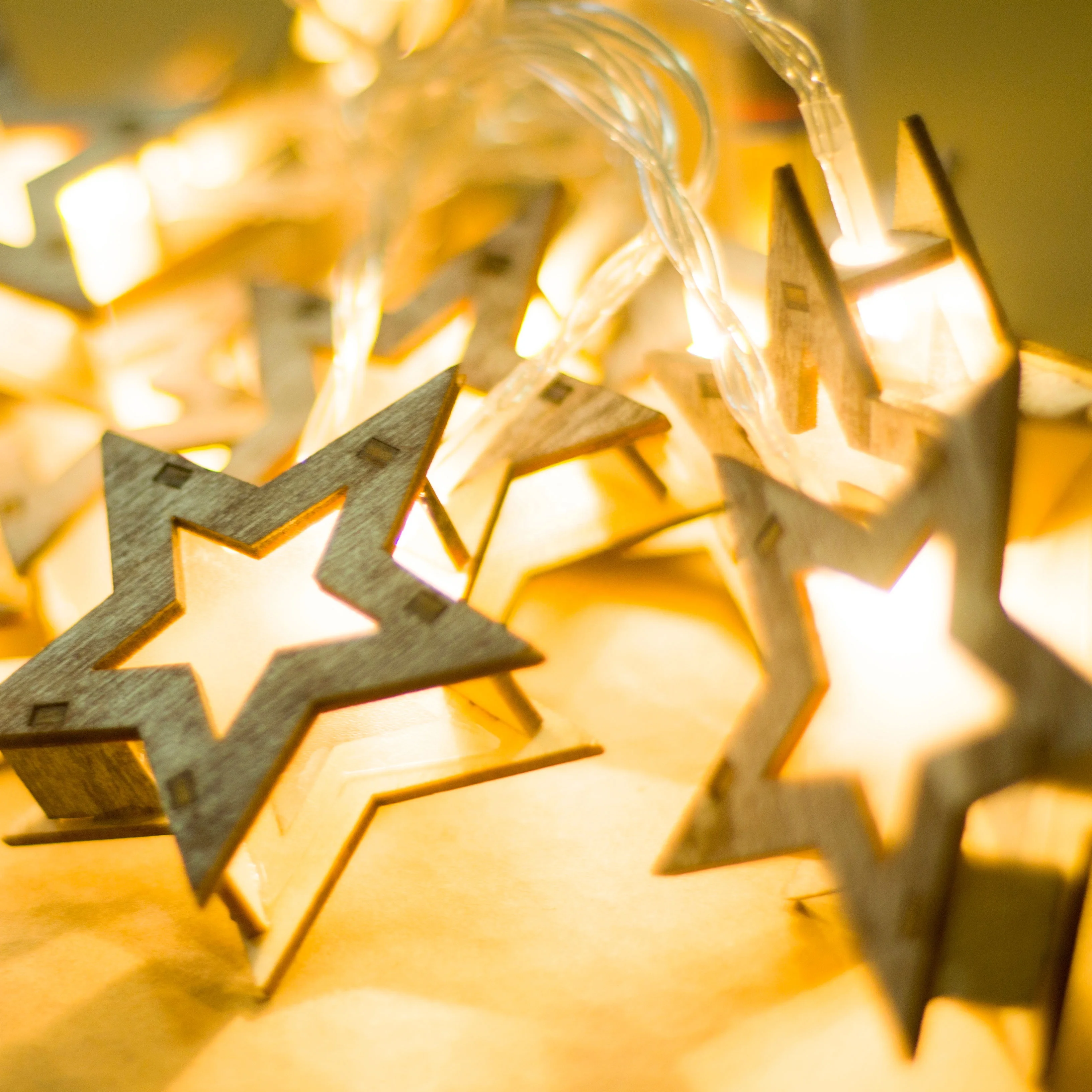 Custom Holiday Decoration 10 LED Battery Powered Wooden Christmas Star Shaped String Lights
