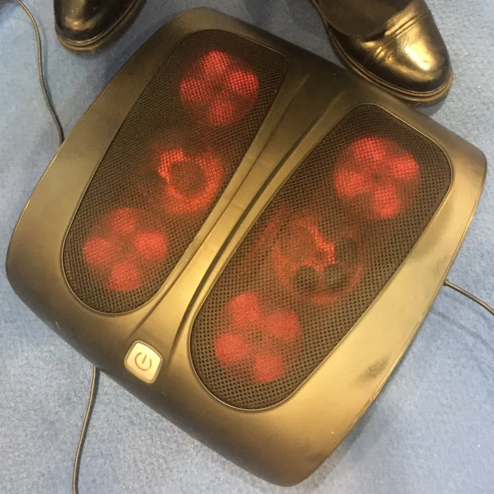 
Foot Massager Pillow Feet Cushion - Vibrating Massaging Foot Pillow Soft Foam Cushion Releases Tension in Legs and Foot Muscles 