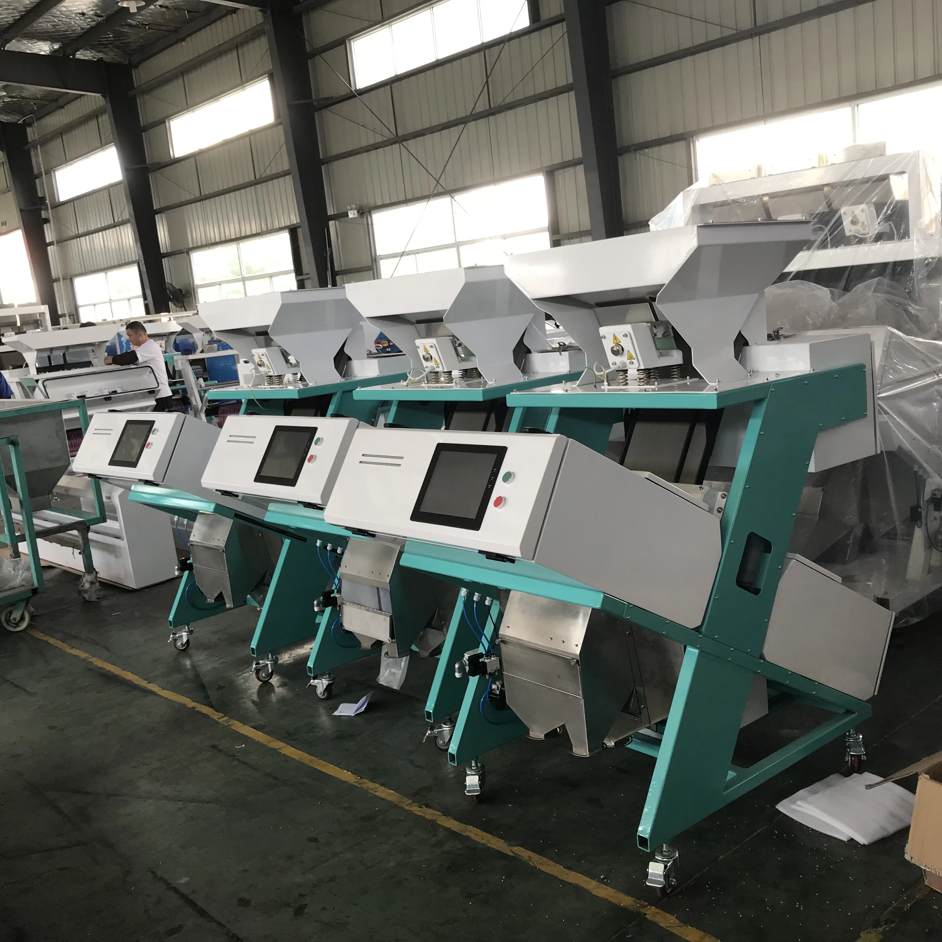 Plastic Color Sorter with High Precision Color Sorter Machine for PET Plastic Granule or Flakes