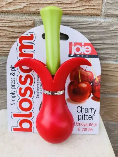High Quality Kitchen Gadget Mini Cherry Pitter for home use