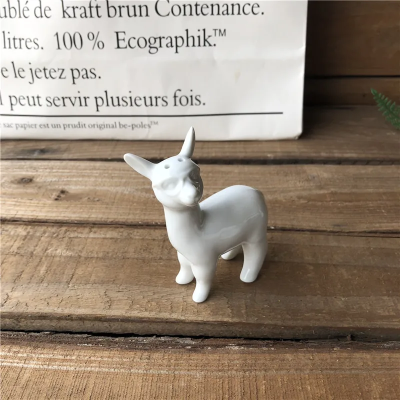 new design salt pepper animals shape ceramic bottle for salt or pepper in stock.