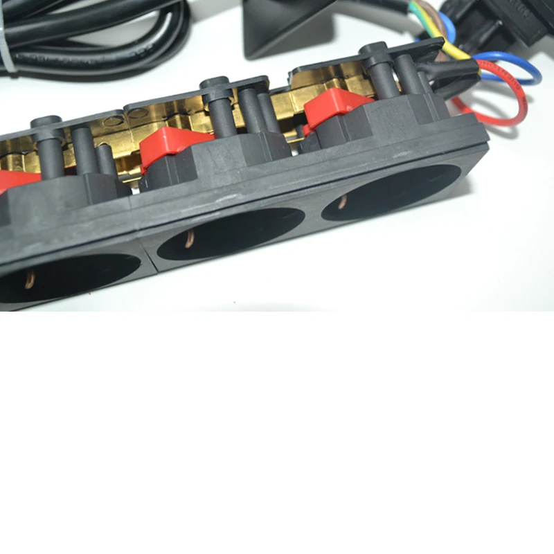 European standard PDU cabinet power socket 16A with double-break switch 19-inch cabinet row plug wiring board 8 plug