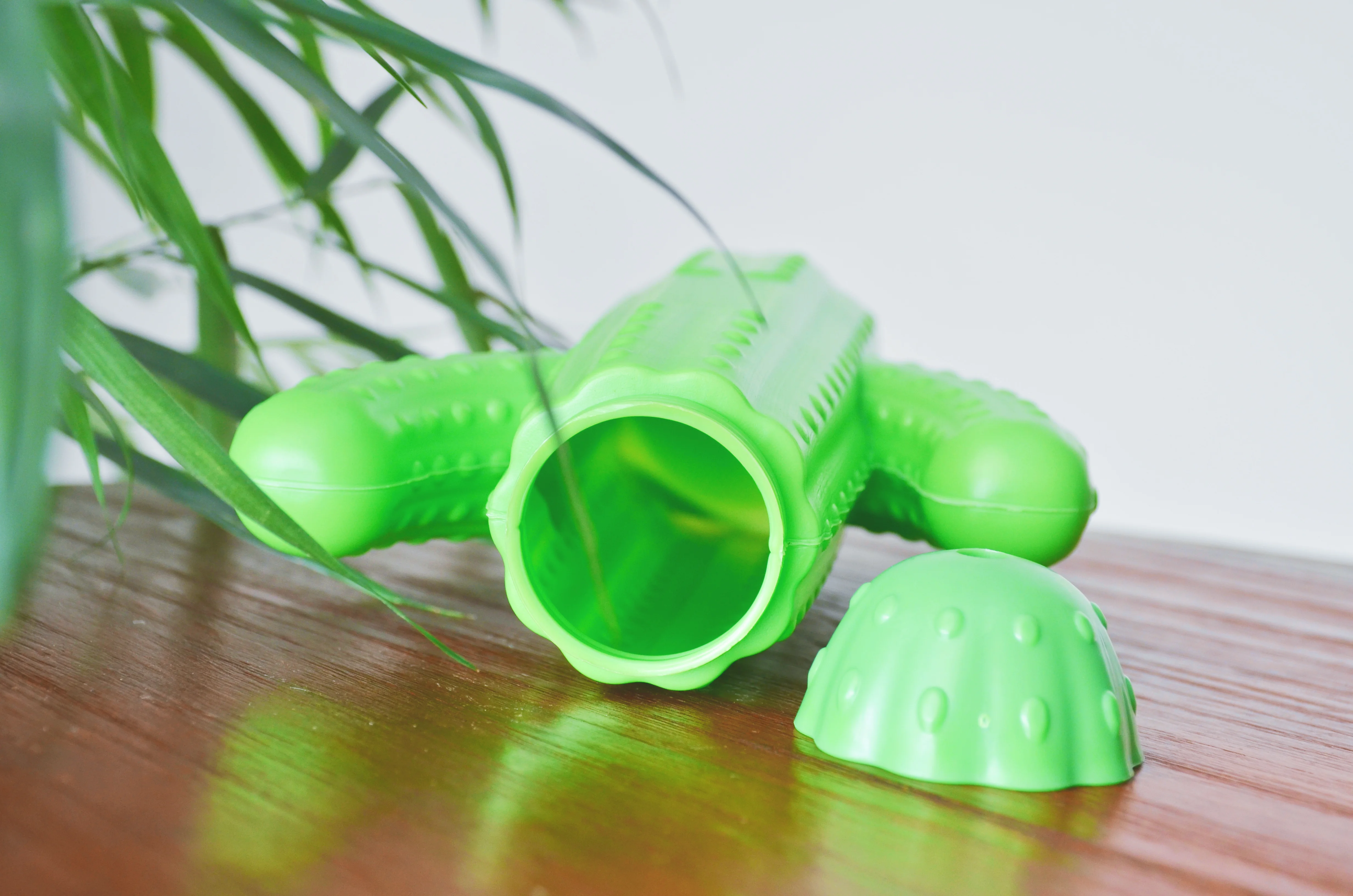 Creative Shape 550ML Cactus Shape Plastic Drinking Water Bottle With Straw
