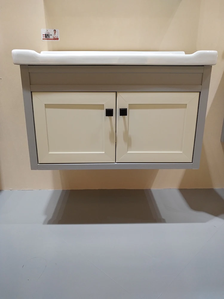 Белый шкаф для ванной комнаты туалетный столик с раковиной и зеркалом