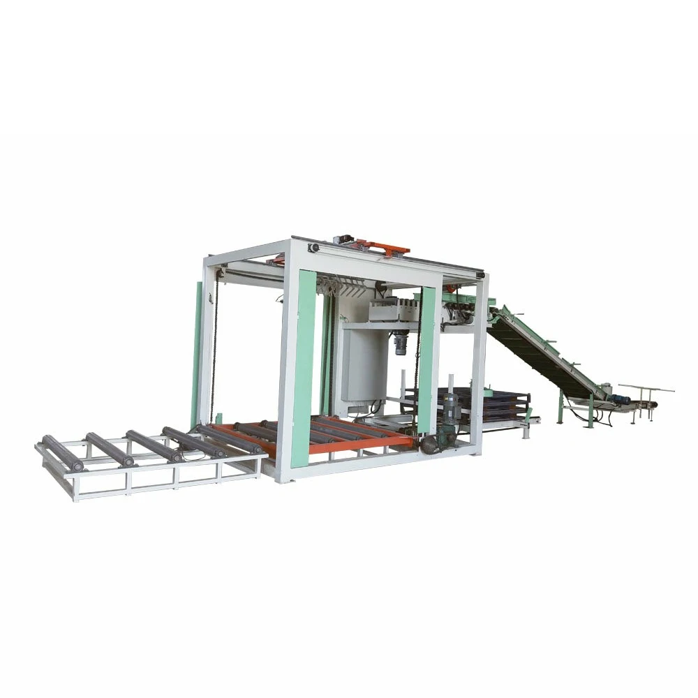 Automatic plastic bottle palletizer