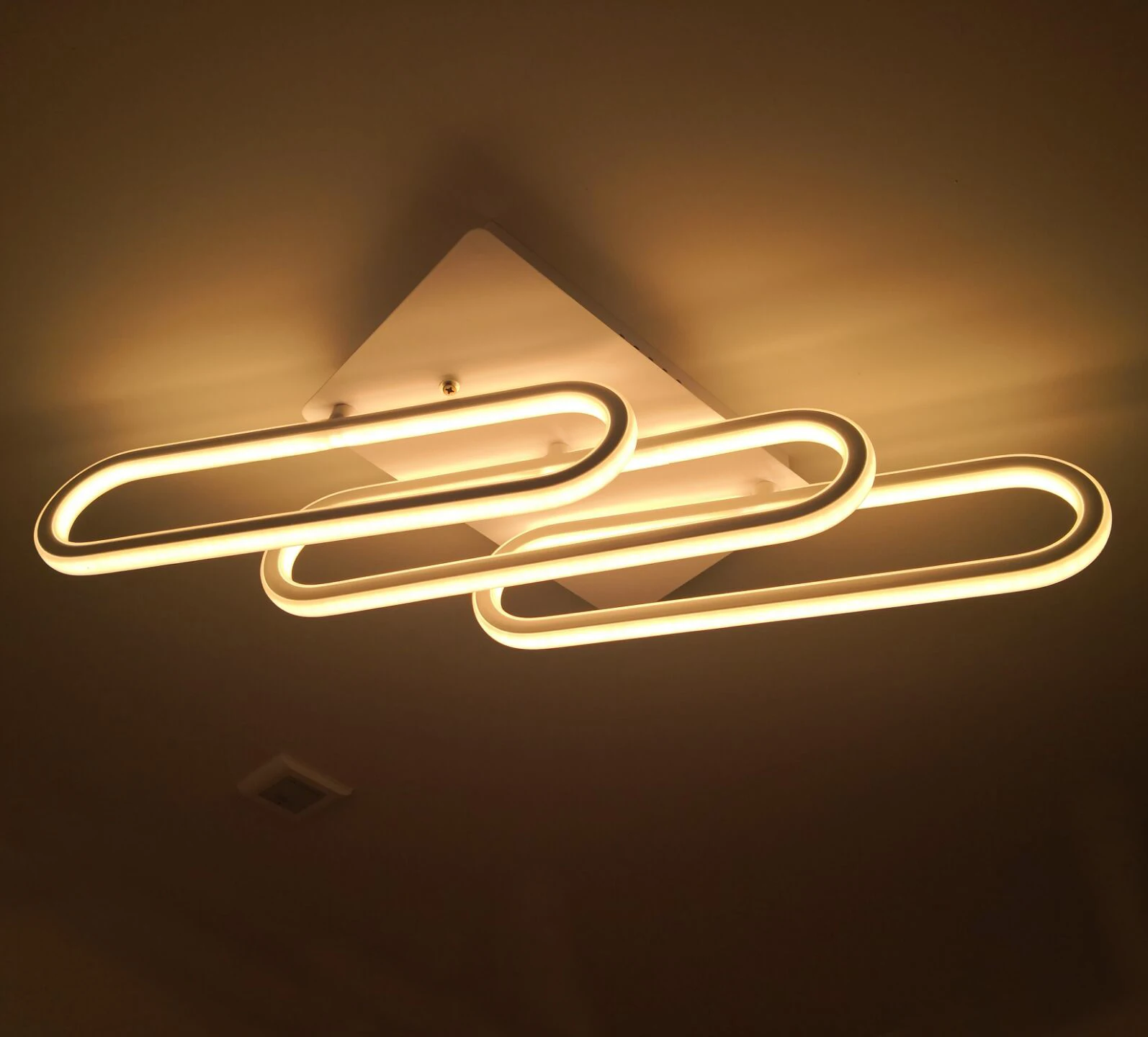 
Modern Style and Aluminum Material Decorative led Ceiling Lights & Simple Stylish led Living Room chandelier (FB87-3P) 