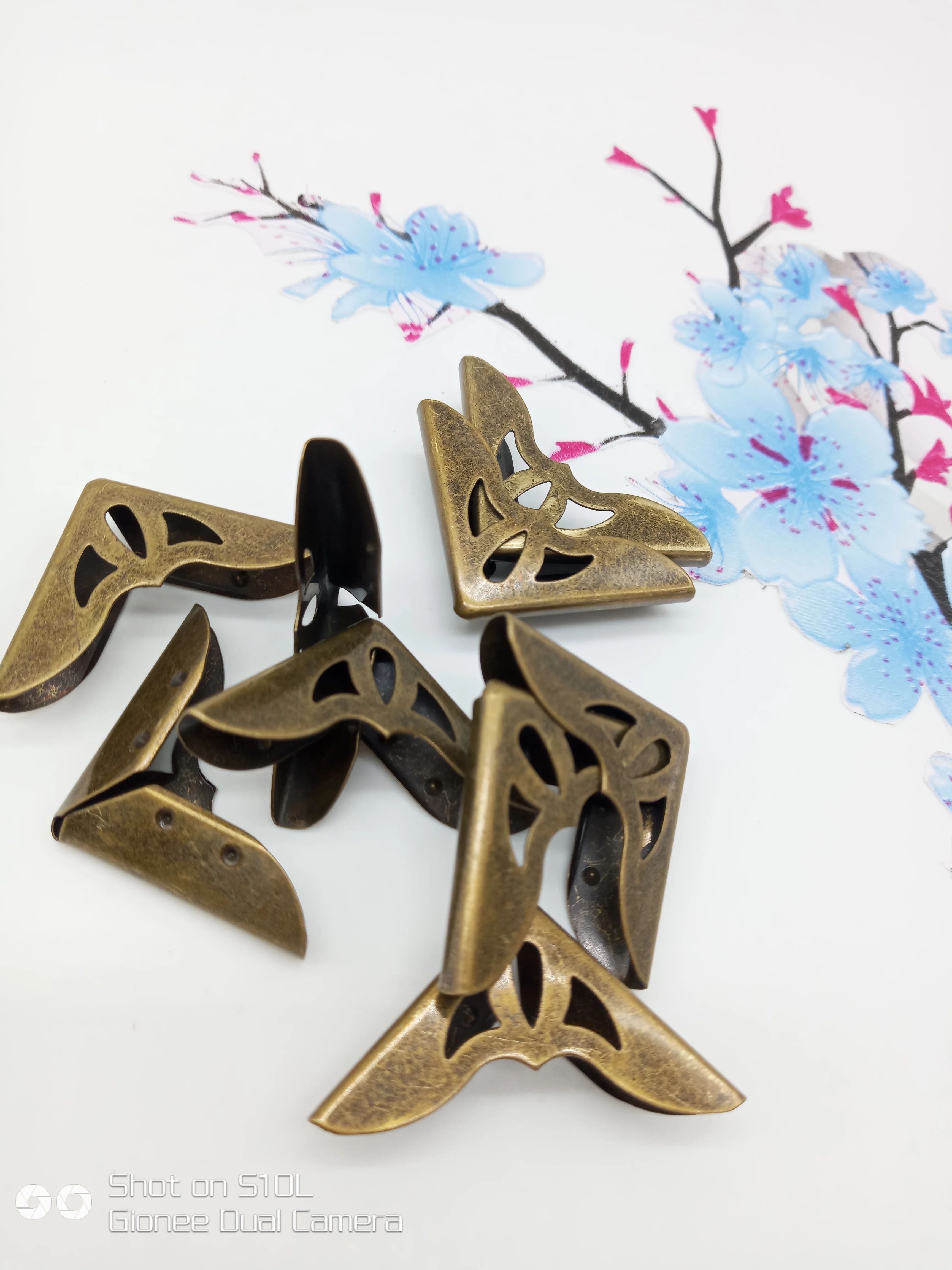 Factory sales gold small metal corner  angle album l corner DIY manual small corner