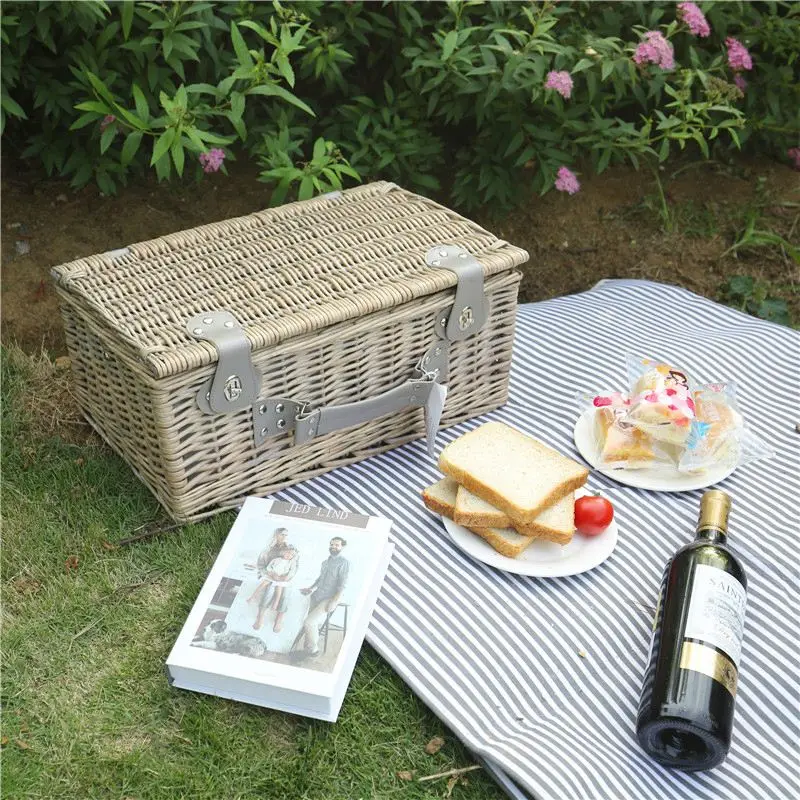 China Factory Wholesale 6 Person Picnic Basket Set
