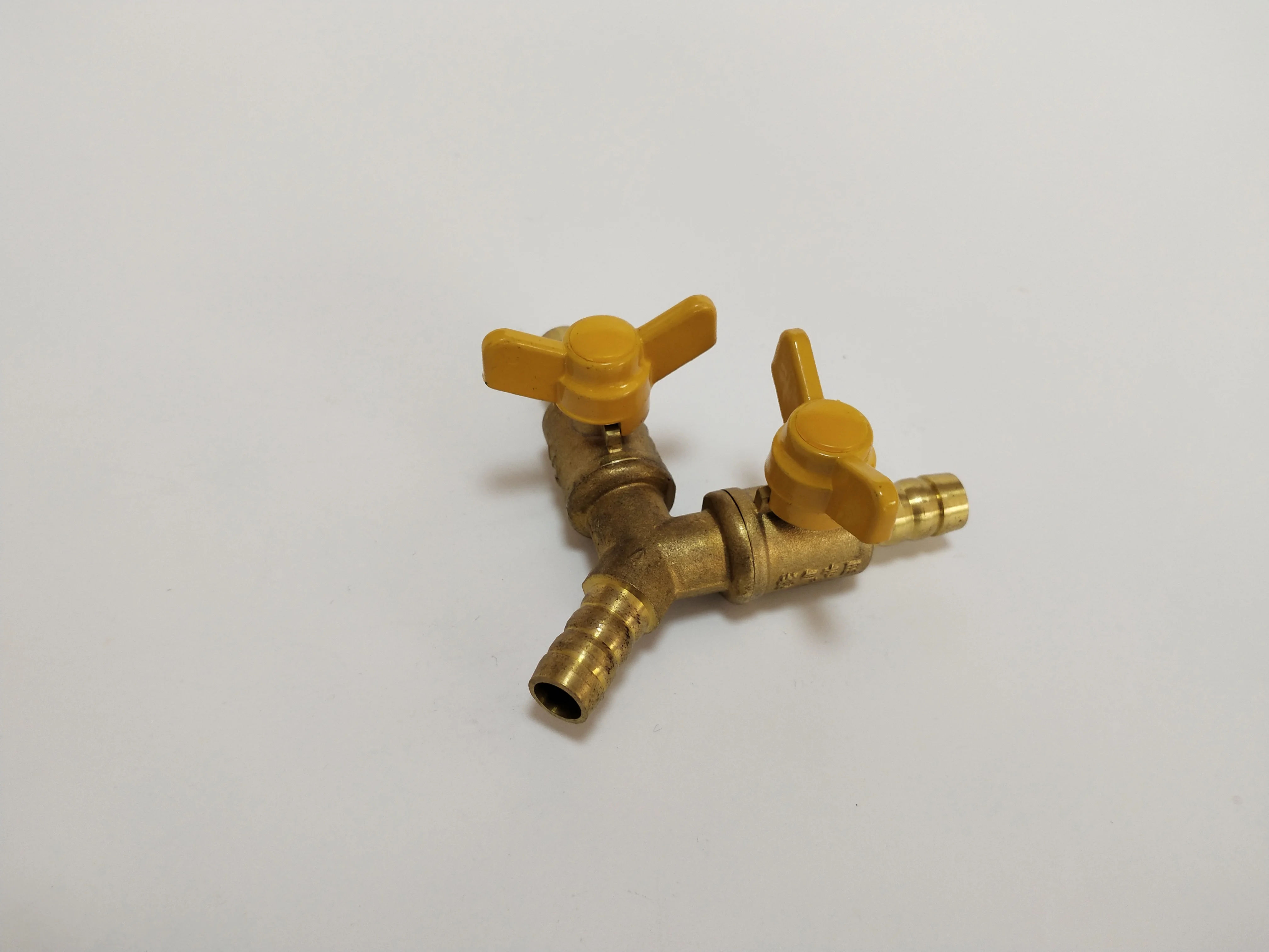 Y-образная Тройная пагода резьба латунный газовый клапан с ручкой-бабочкой