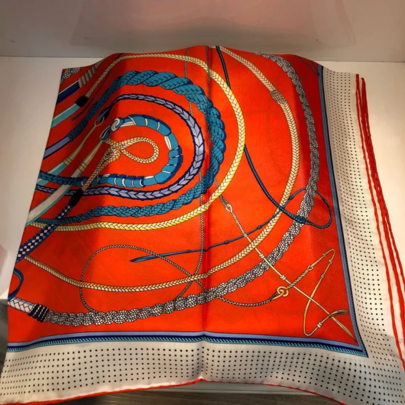 OEM printing 16MM 18MM silk kerchief twill fabric scarf silk square scarves hand roll-hemmed