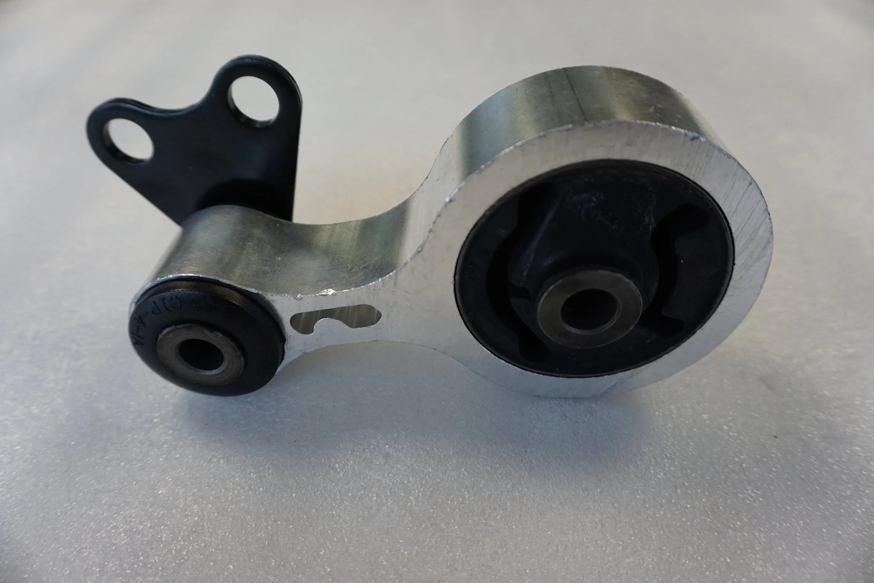 Good Quality Nature Rubber Parts Engine Mountings for Mazda 6 2008 GK2C-39-040