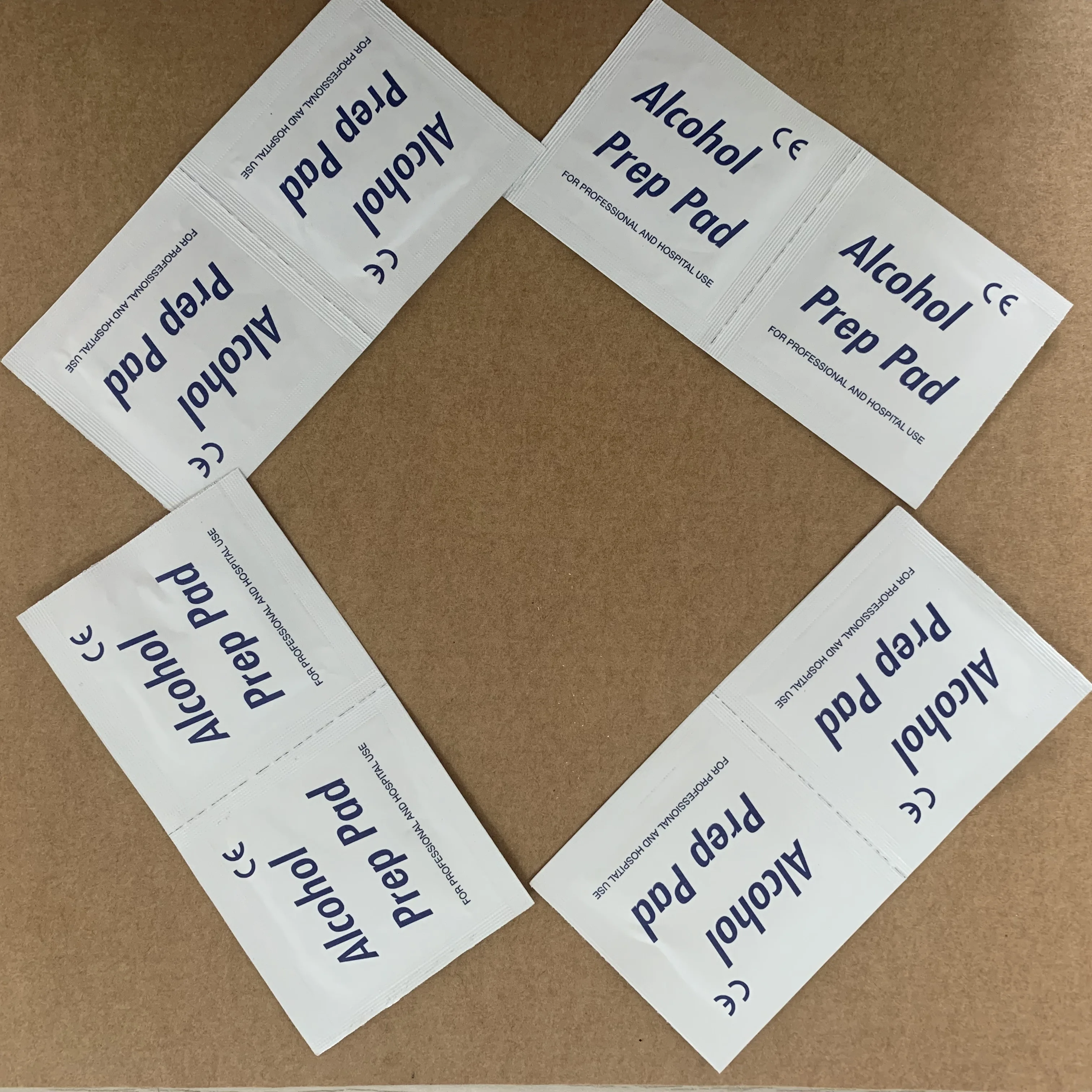 Стерильные спиртовые тампоны для медицинского использования