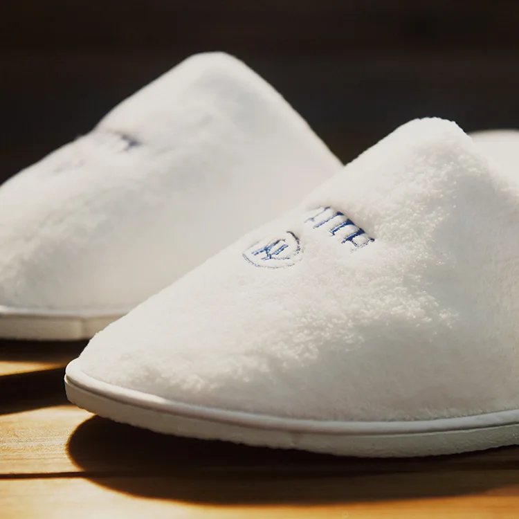 Wholesale Custom Logo White Coral Fleece Eva Sole Hotel Disposable Slippers