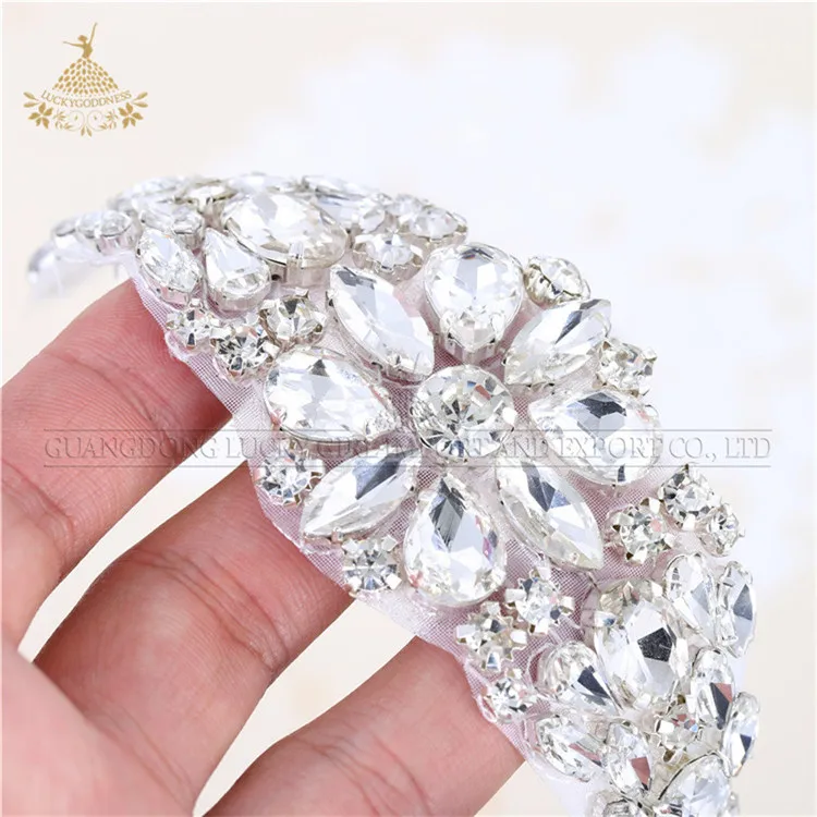 Аппликация из хрустального горного хрусталя для свадебного пояса