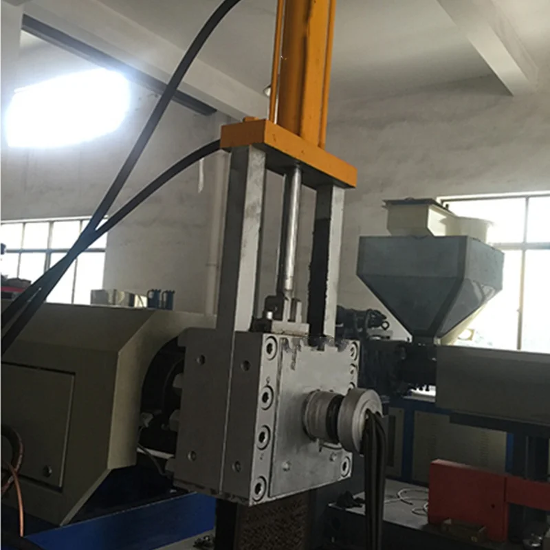 Отходы ПЭТ бутылки утилизация и дробление Гранулирующая линия