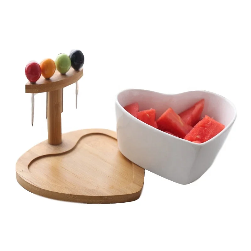 Фарфоровая Салатница в форме сердца с бамбуковой подставкой