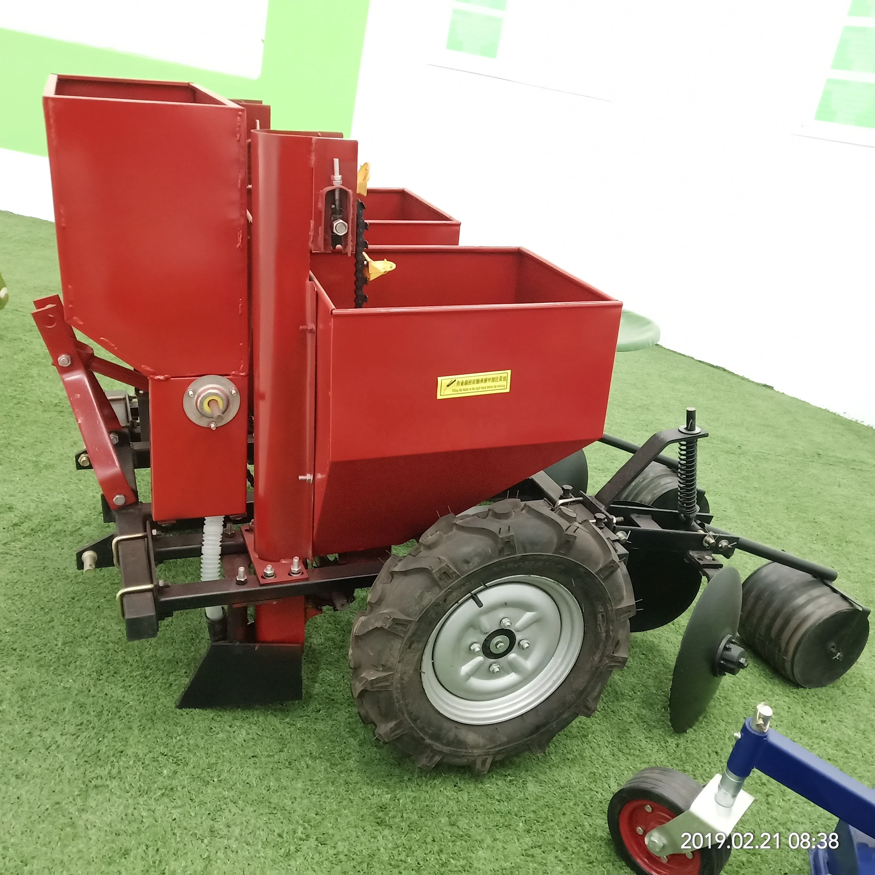 Agricultural machinery equipment two row potato planter for sale