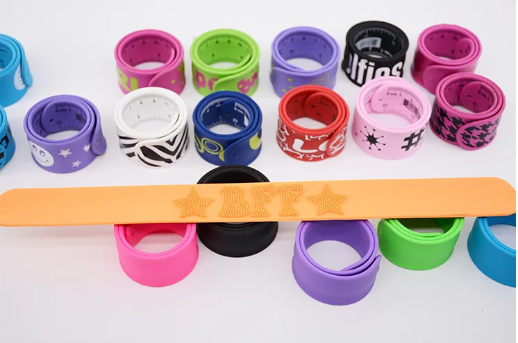 Factory Wholesale Silicone Pat Circle Clap Snap Ring Wrist Strap Toy Bracelets Promotional Gift Ruler