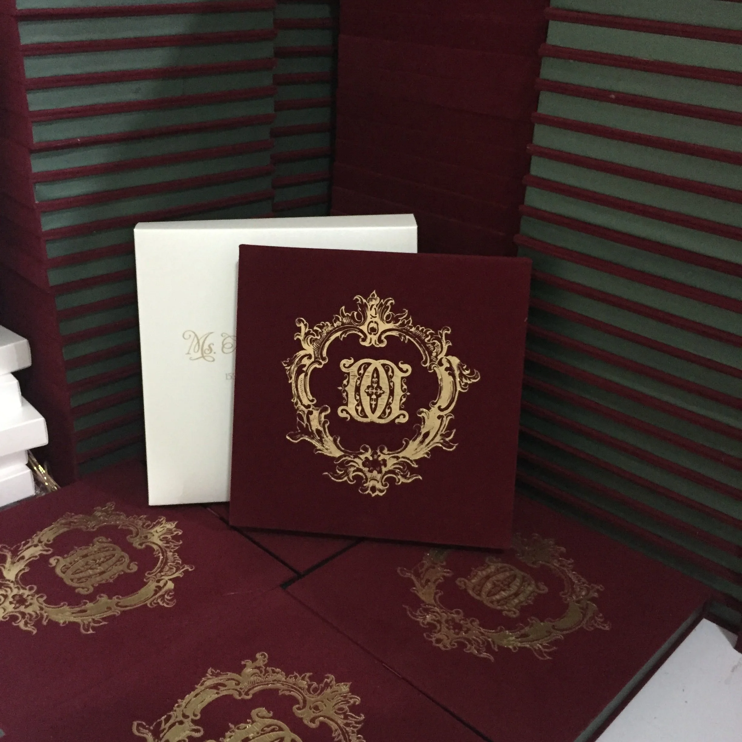 Creative & Luxury Red Velvet Hardcover Box with Unique-Shaped Mirror Acrylic Wedding Invitations/cards with Engraved Text