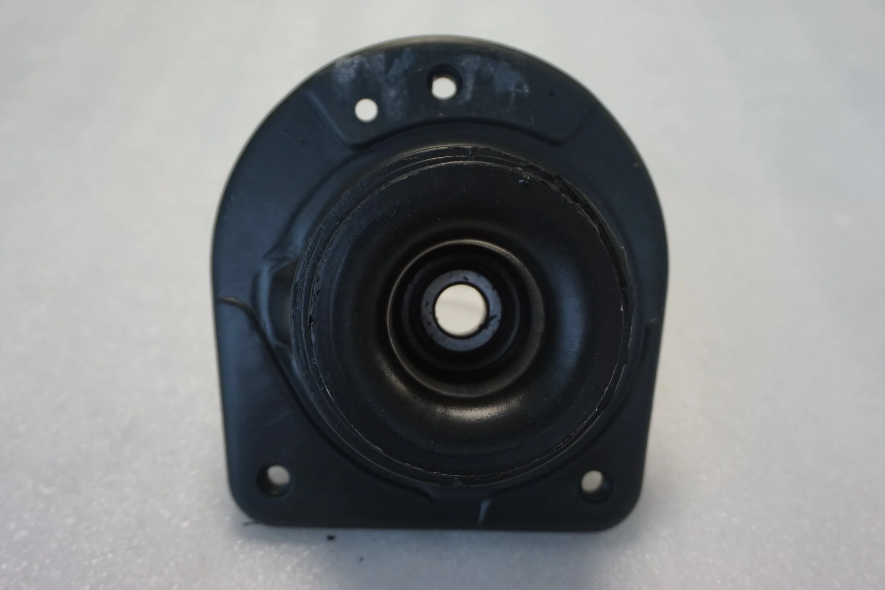 Oem 82491440 80001705 46760673 Right Side Top Strut Mount for Fiat Palio Doblo Siena Strada