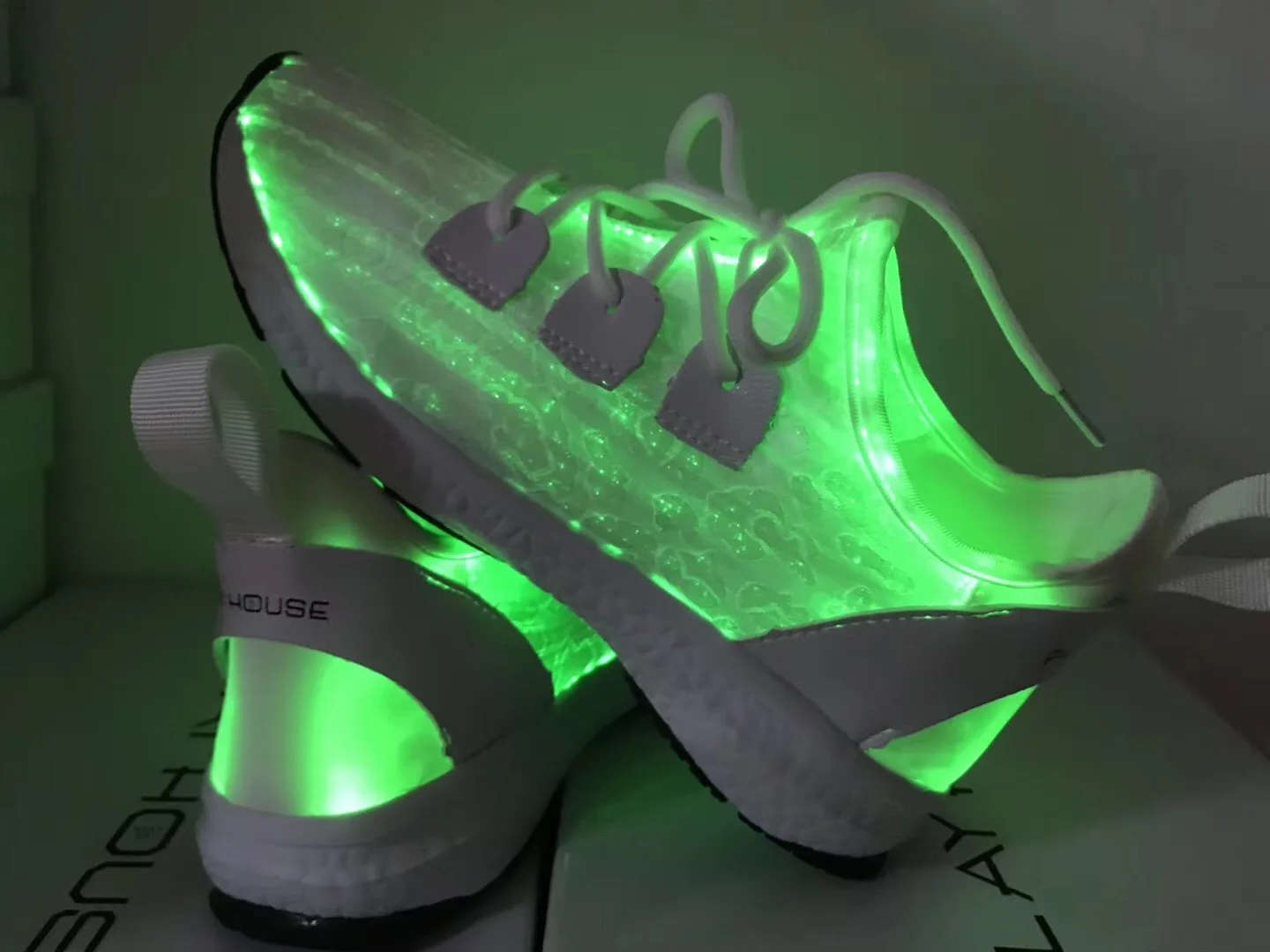 2021 wholesale unisex led light shoes fashion shoes lighting upper with fiber optic light