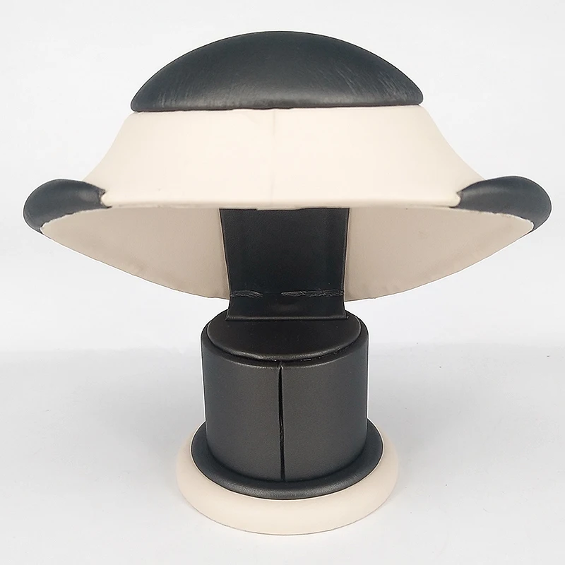 High-end handcrafted custom jewelry from Chinese manufacturers showcases the portraits necklace bust