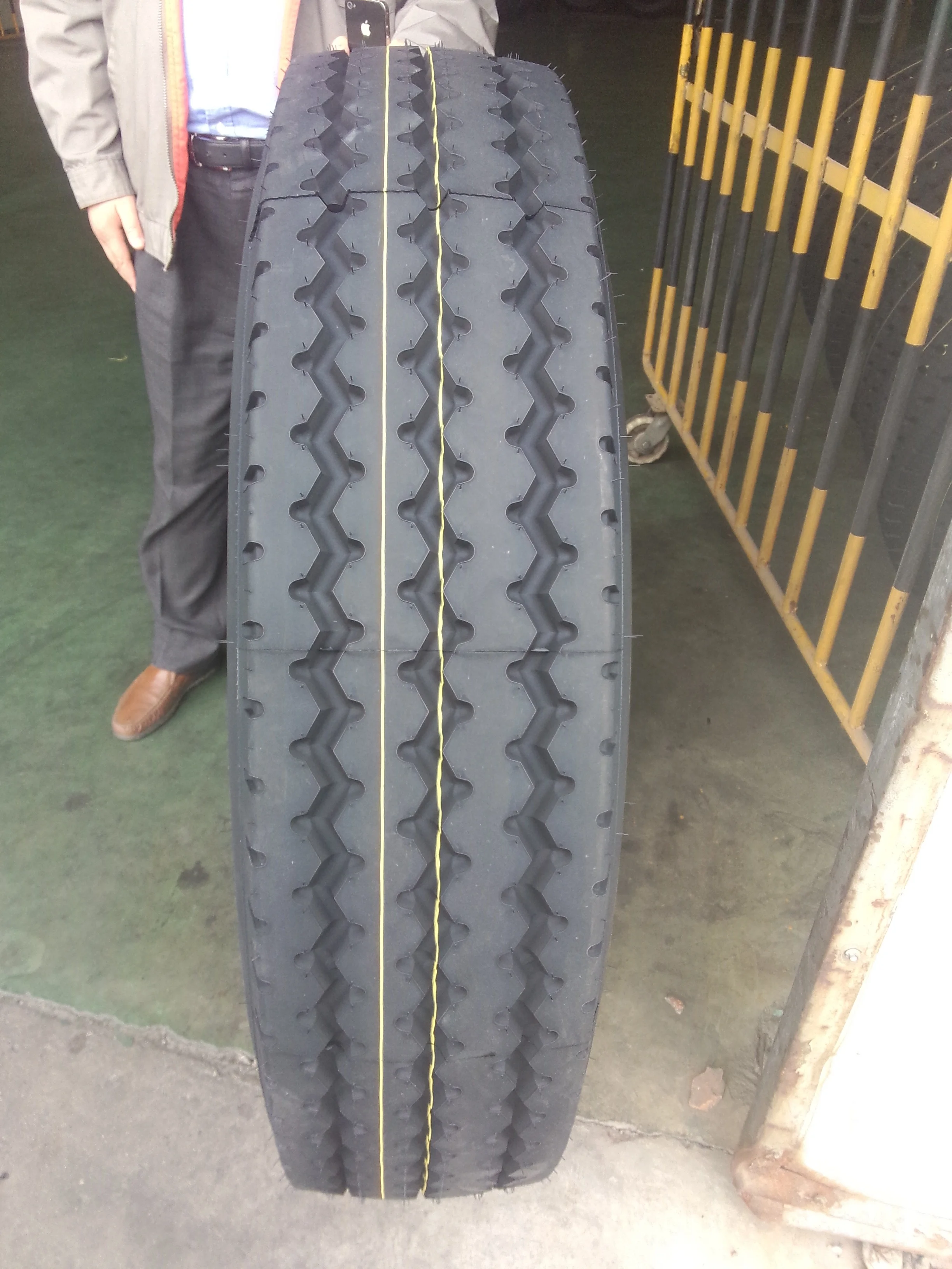Radial TBR  13R22.5    9.5R17.5 truck tubeless TBR truck tire
