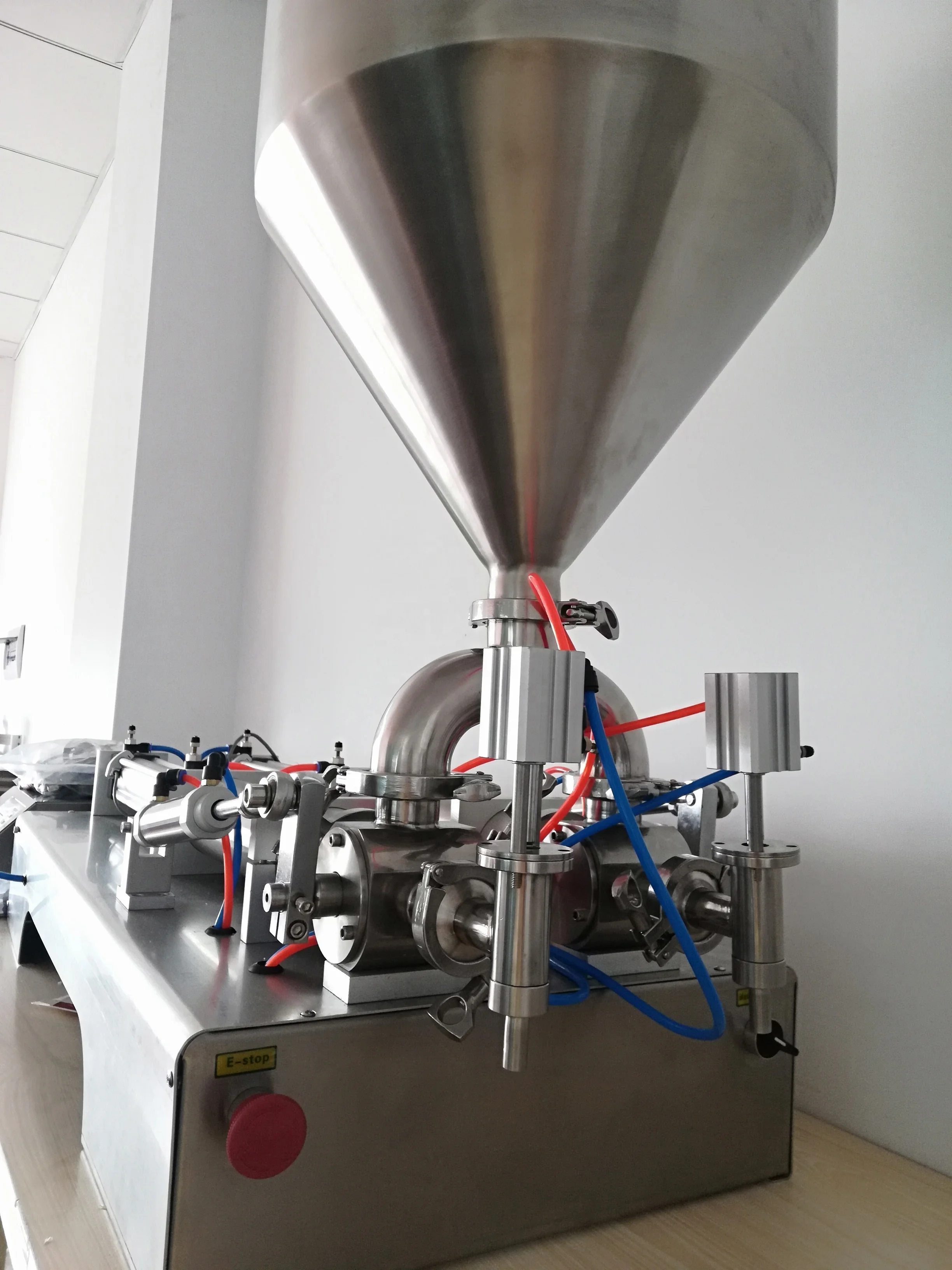 G2WG Paste filling machine for oil/honey/shampoo