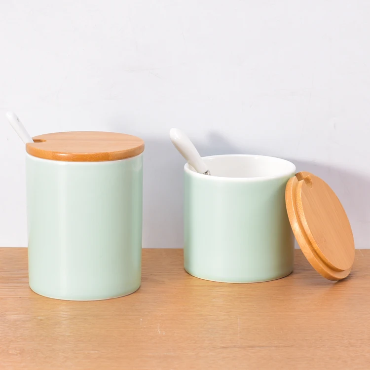 Hot selling 2 sizes colorful wooden tray kitchen ceramic spice jar set with spoon