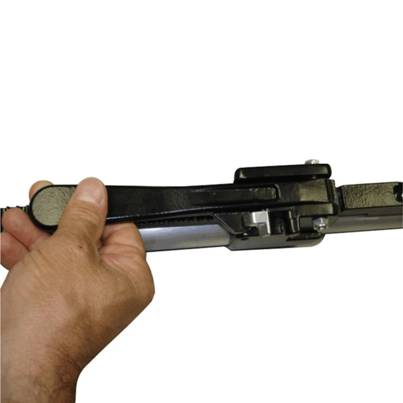 
Adjustable Logistic Heavy Duty Ratcheting Jack Cargo Bars With Plastic Foot Pads 