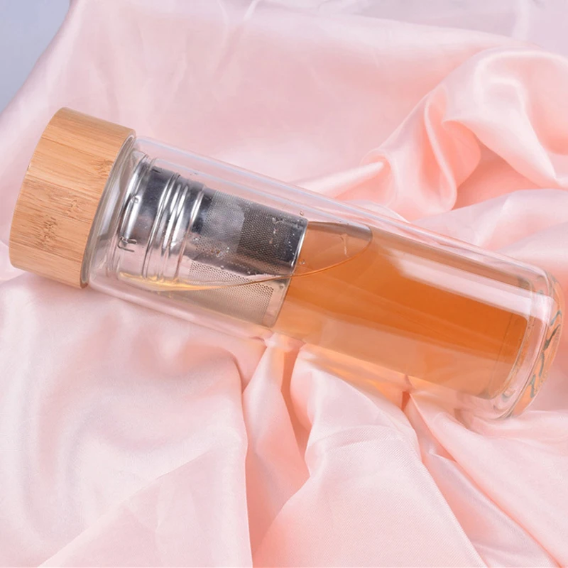 Double wall customized borosilicate glass bottle with stainless steel infuser and bamboo cap Insulated tea infuser bottle 450ml