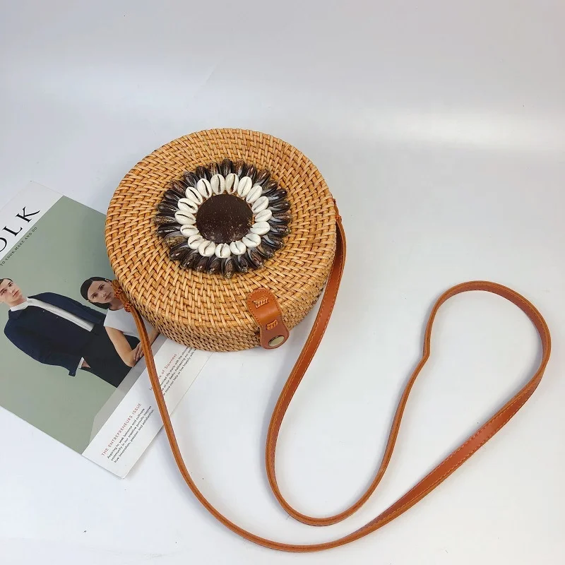 Ins Bali Handwoven Round Rattan Shoulder Bag New Design Style Summer Beach Strasw Sling Bag Women Handmade Rattan Crossbody Bag