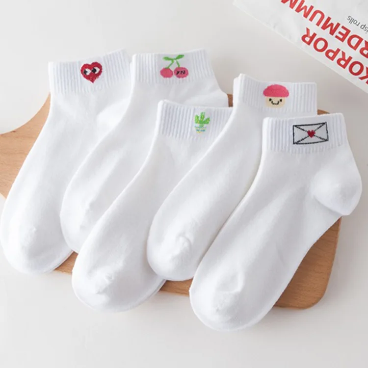 Оптовая продажа, белые удобные хлопковые однотонные носки до щиколотки для девочек-подростков с вышивкой и логотипом на заказ