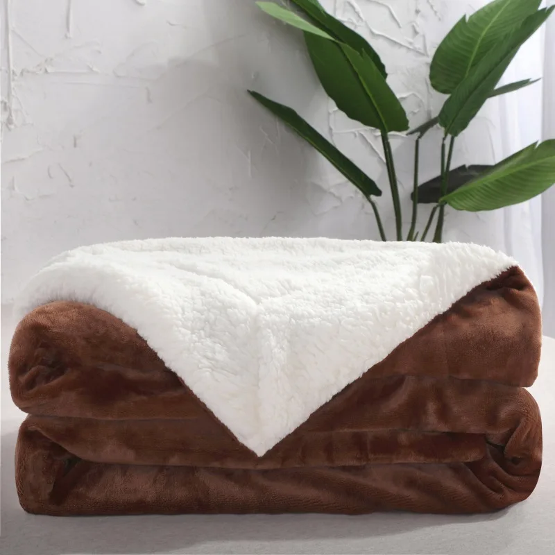 
Solid color candy double-layer small blanket flannel + lamb cashmere cover blanket car sofa blanket 