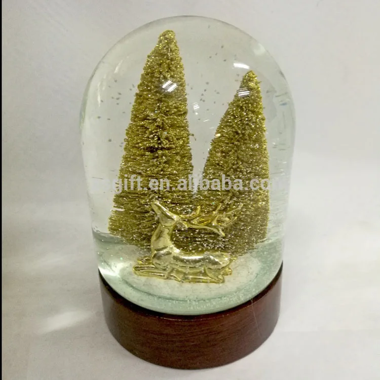 
Custom Beautiful Resin Snow Globe Transparent Crystal Water Ball For Christmas Decoration Gift 