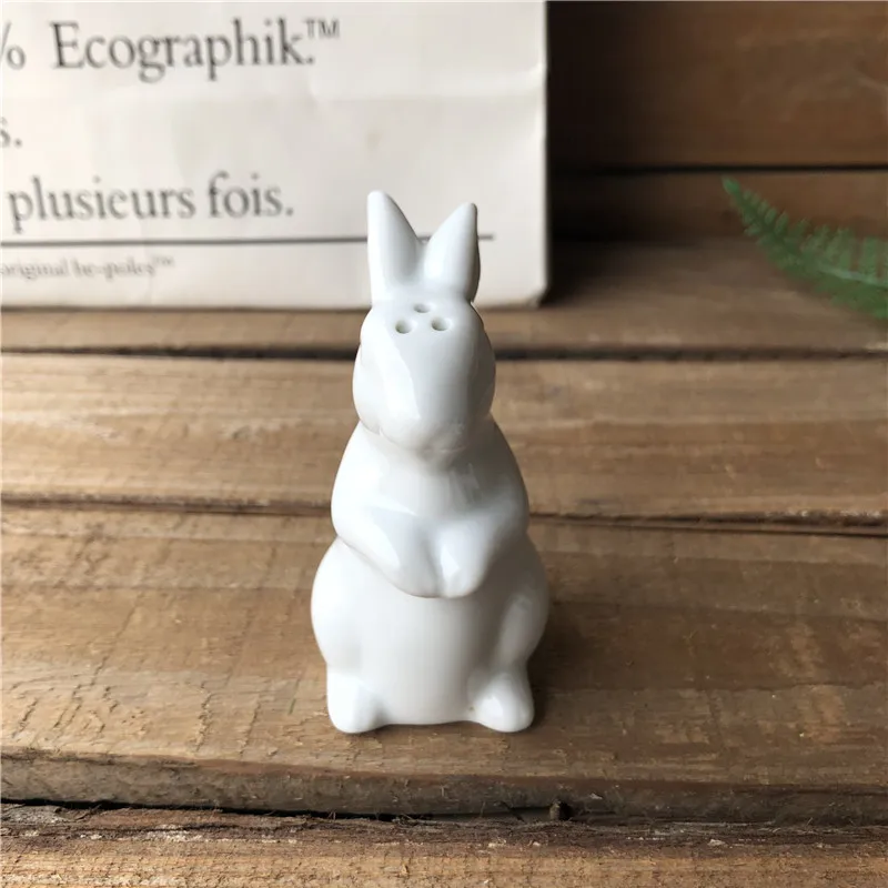 new design salt pepper animals shape ceramic bottle for salt or pepper in stock.
