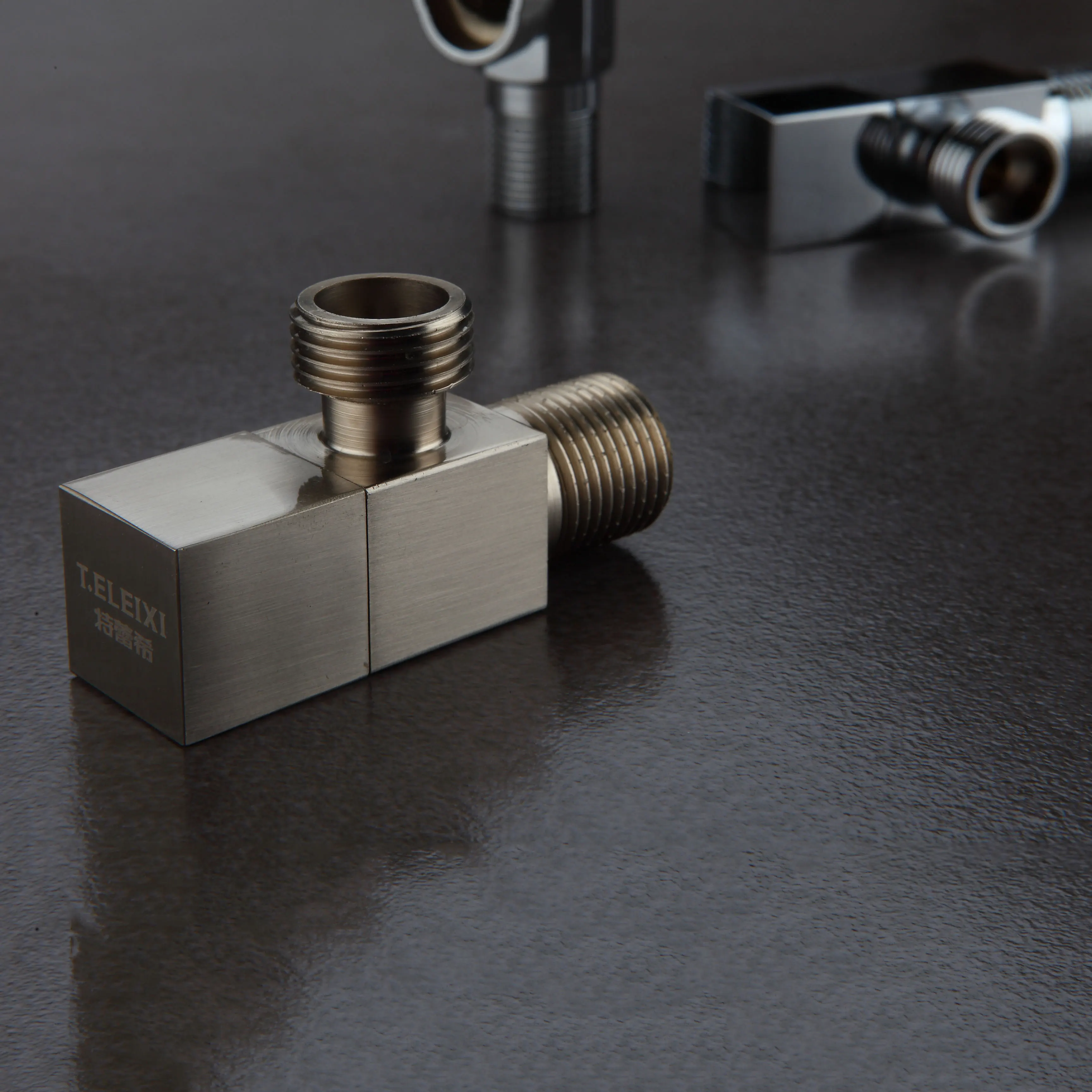 Оптовая продажа 5 дюймов водопроводной воды двухстороннее Тип цистерна угол заполнения туалет для ванной