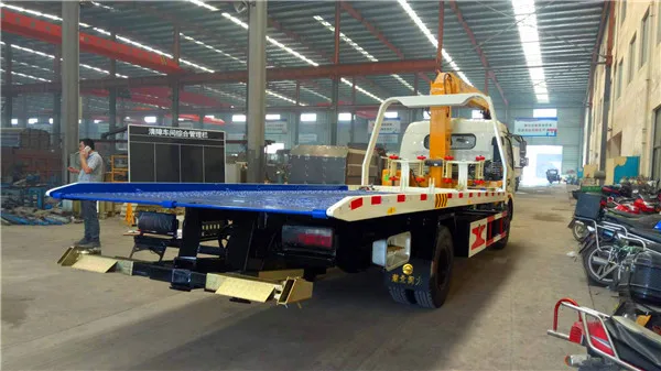 6 Ton Tow Truck/Wrecker Truck/ Flatbed Towing Truck with Crane Cheap and Best