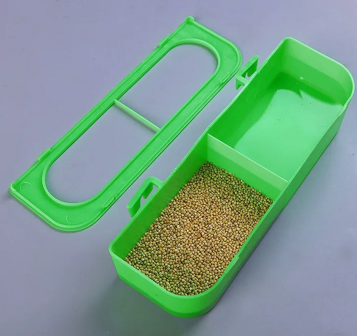 Different Design and Size Automatic Plastic Pigeon Water Feeder