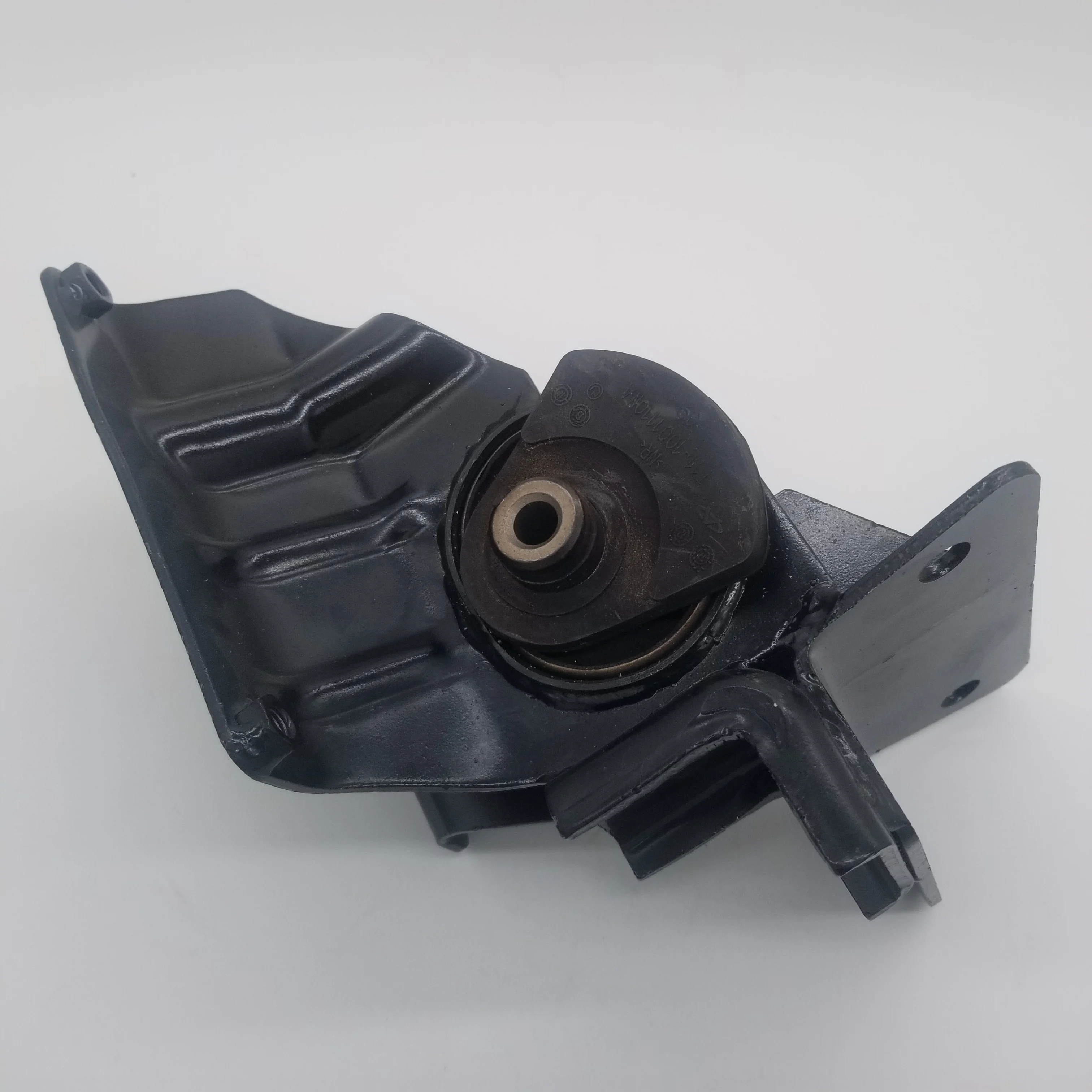 T11-1001110NA engine mount for ann chery tiggo spare auto parts