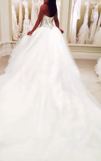 ZH1584Q 2019 Dubai Nigerian Lace Wedding Dresses Plus Size Open back Tulle Puffy Crystal beading applique Arabic Bridal Gowns